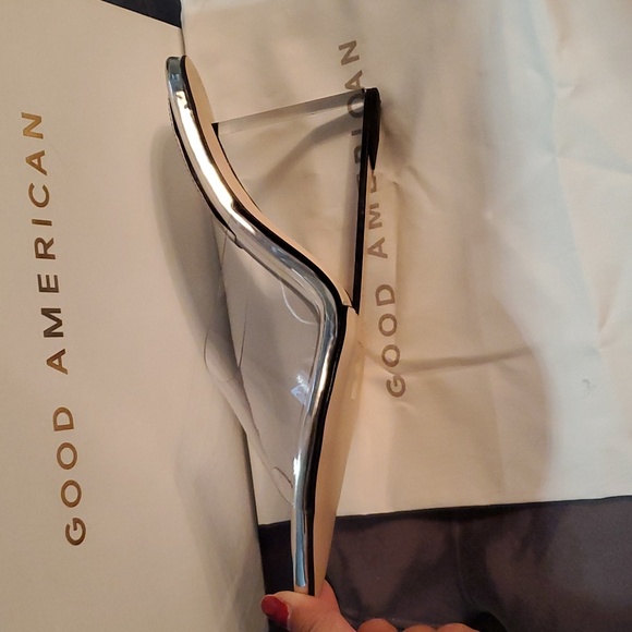 NWT GOOD AMERICAN SILVER MIRROR BLOCK HEELS - Picture 5 of 10